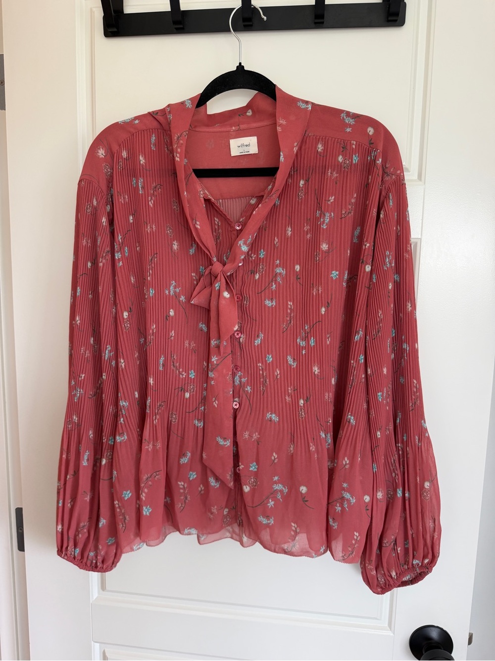 Wilfred Barbara Rose-Pink Pleated Tie-Neck Floral Blouse